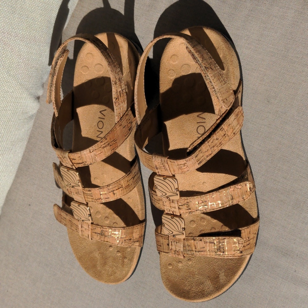 Vionic Gold Cork Amber Sandals Size 9 ✨NWOT!✨